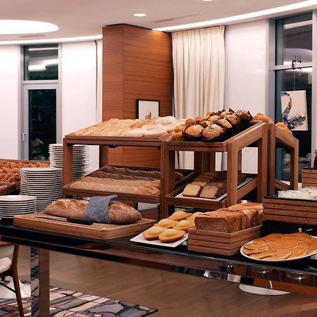 Renaissance Paris Republique Hotel & Spa Екстериор снимка
