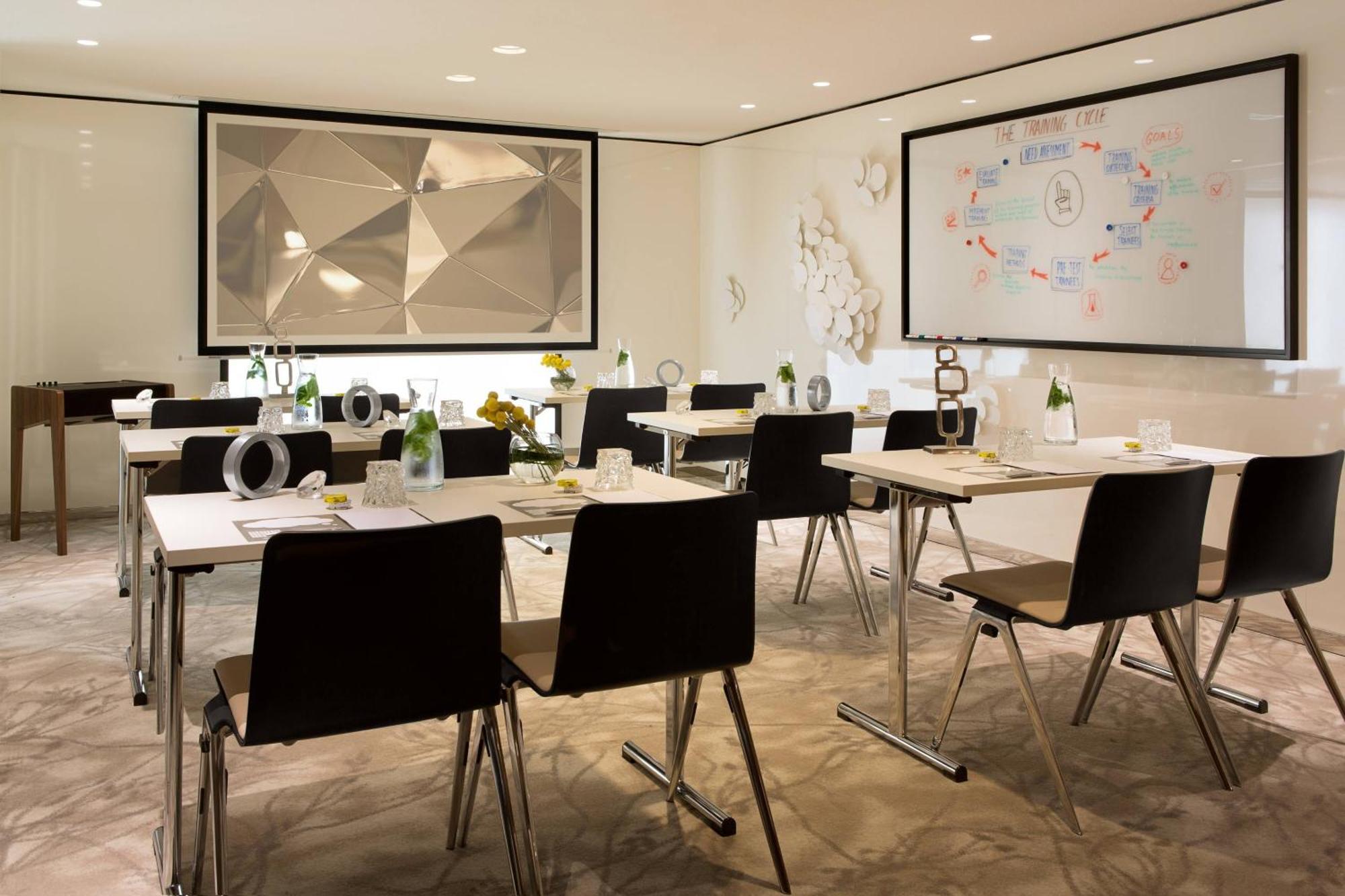 Renaissance Paris Republique Hotel & Spa Екстериор снимка