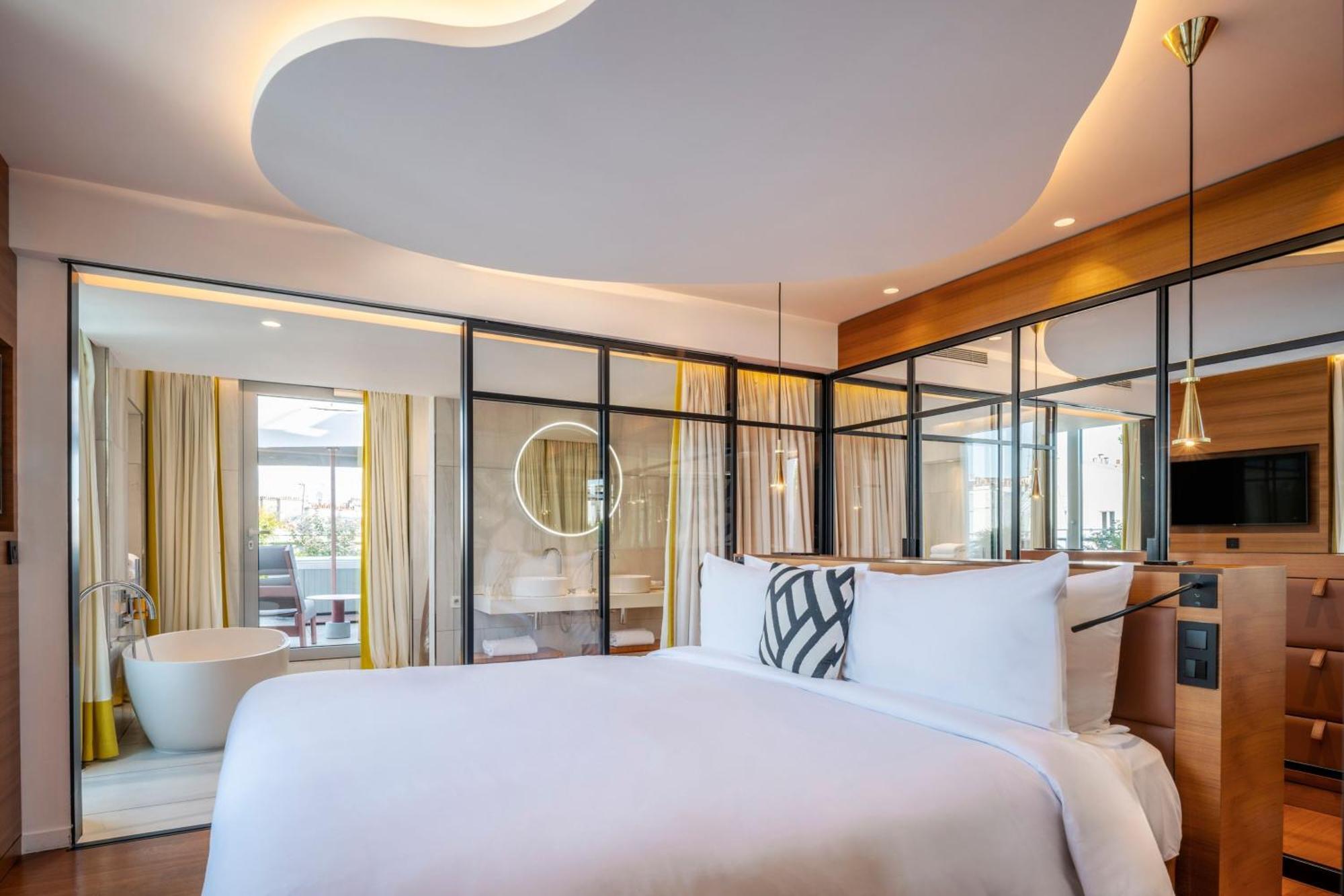 Renaissance Paris Republique Hotel & Spa Екстериор снимка