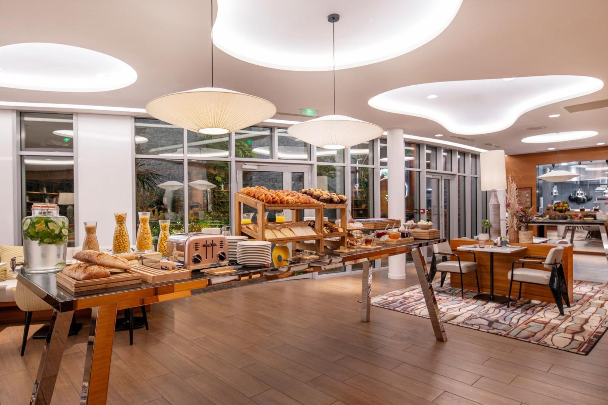 Renaissance Paris Republique Hotel & Spa Екстериор снимка