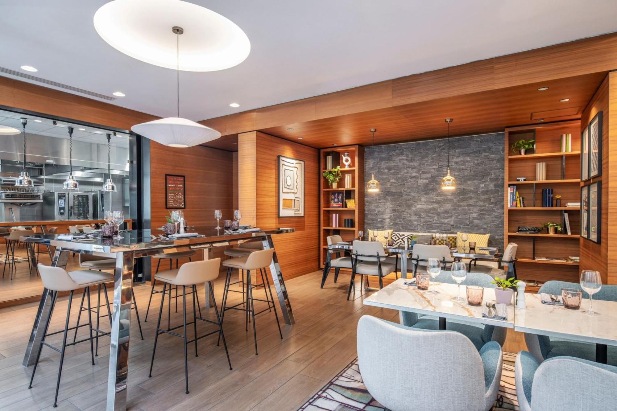 Renaissance Paris Republique Hotel & Spa Екстериор снимка
