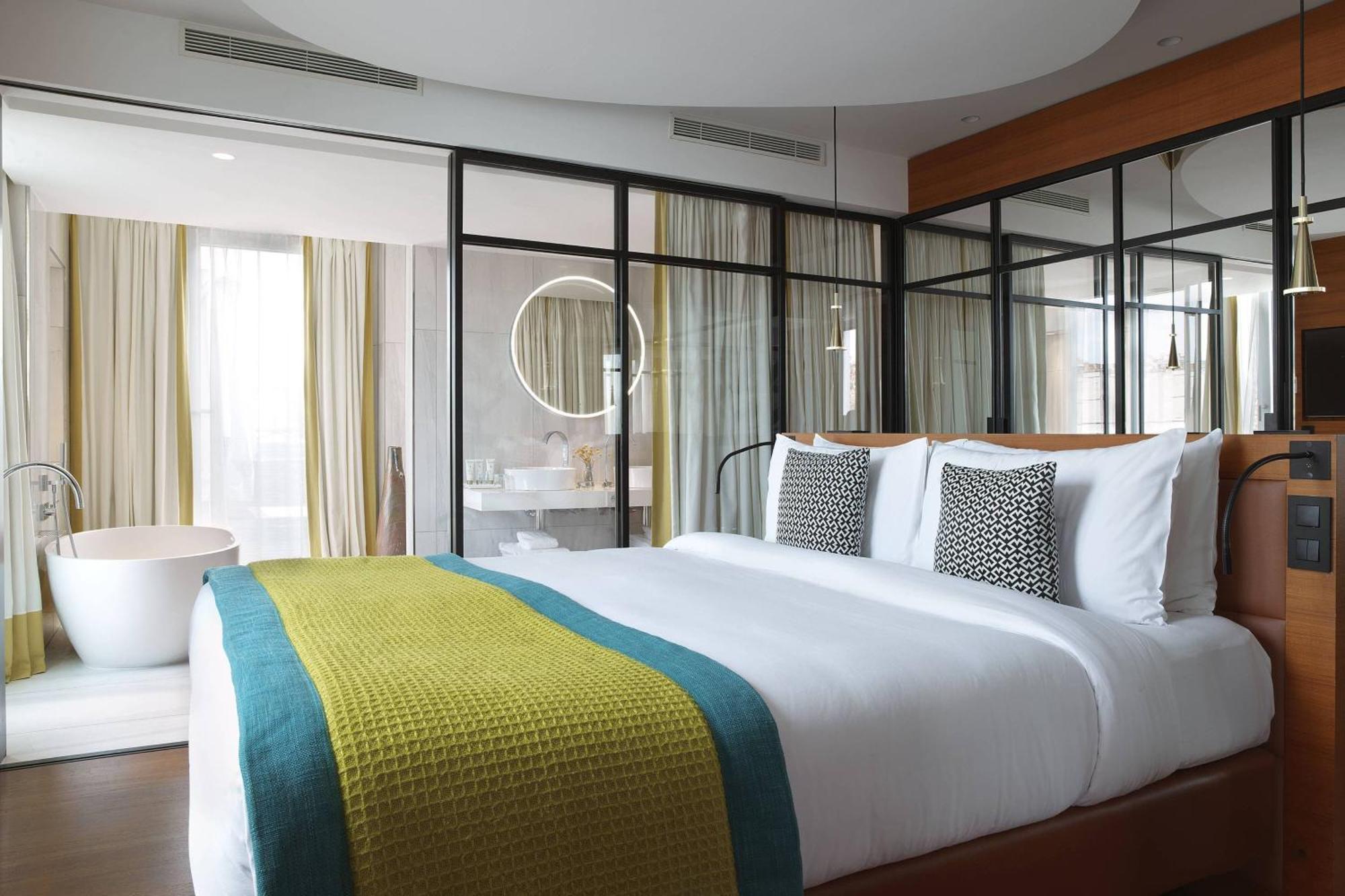 Renaissance Paris Republique Hotel & Spa Екстериор снимка